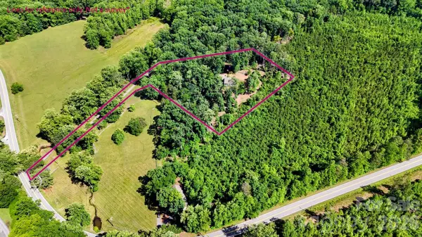 1943 Landrum RD, Columbus, NC 28722