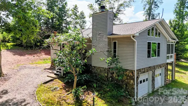 1943 Landrum RD, Columbus, NC 28722