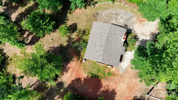 1943 Landrum RD, Columbus, NC 28722