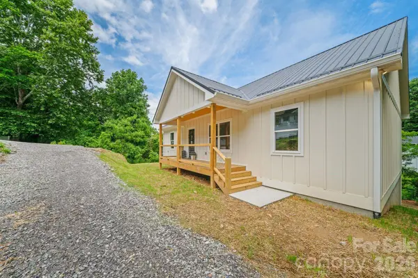 311 Farley ST, Waynesville, NC 28786