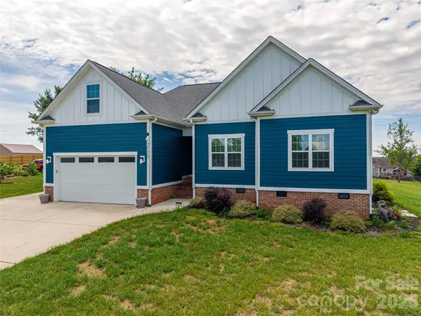 2725 Eagle DR, Lincolnton, NC 28092
