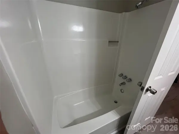 1963 1971 1977 Lakeview RD, Asheboro, NC 27203