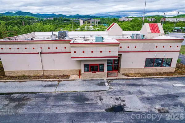 375 Long Shoals RD, Arden, NC 28704