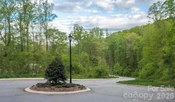 20 La Grange DR, Asheville, NC 28805