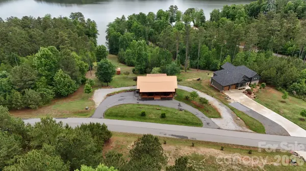 1732 Waters Edge DR, Granite Falls, NC 28630