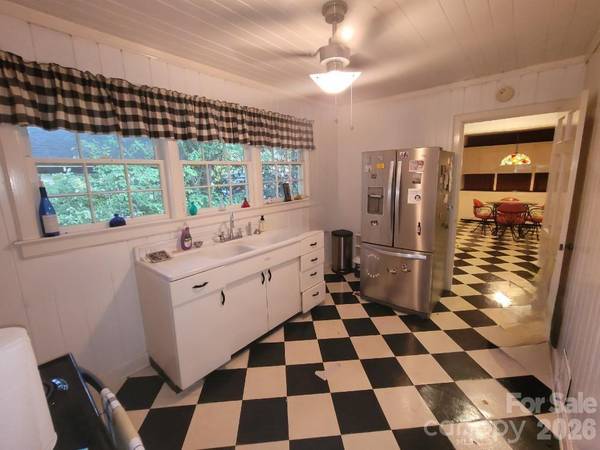 318 W Sixth AVE, Gastonia, NC 28052