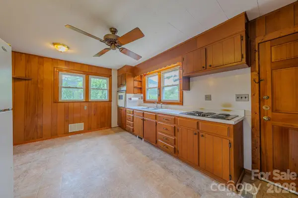 456 Lower Grassy Branch RD, Asheville, NC 28805