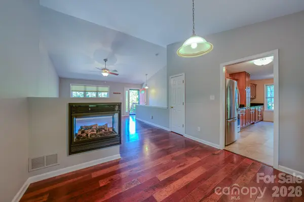 102 Forest Lake DR, Asheville, NC 28803