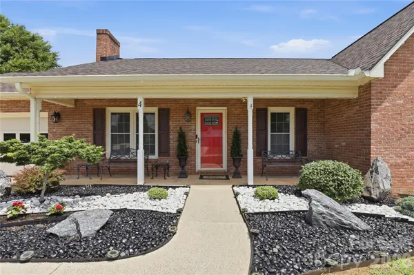 4 Fox Ridge DR, Granite Falls, NC 28630