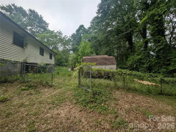 1218-B Essex ST, Gastonia, NC 28052
