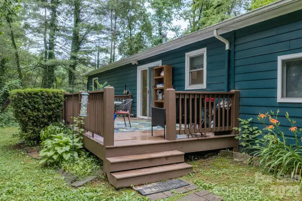 112 Amelia DR, Hendersonville, NC 28792