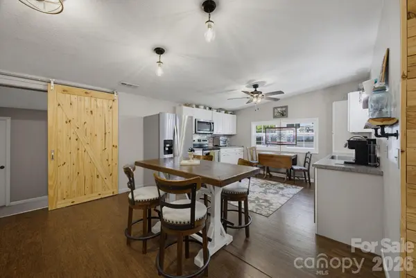 1239 W McGuinn RD, Mill Spring, NC 28756