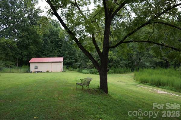 1239 W McGuinn RD, Mill Spring, NC 28756