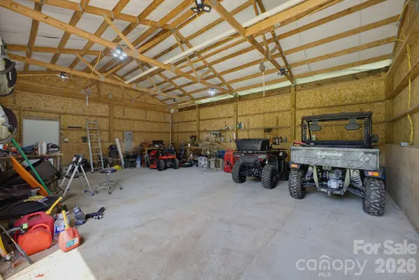 1239 W McGuinn RD, Mill Spring, NC 28756