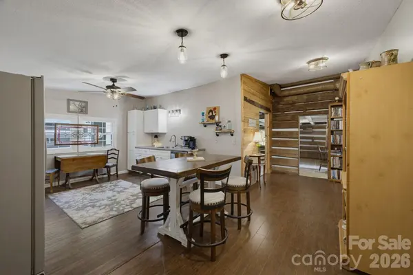 1239 W McGuinn RD, Mill Spring, NC 28756