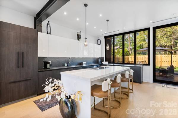 5447 Topping PL #101, Charlotte, NC 28209