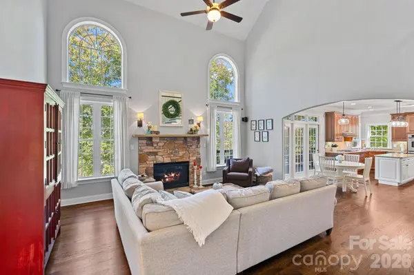7809 Oak Haven LN, Stanley, NC 28164