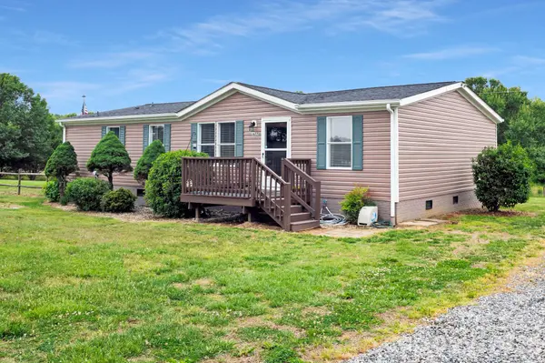 1677 Jennings RD, Olin, NC 28660