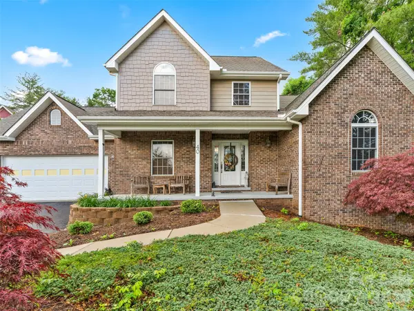 40 Hope RD, Weaverville, NC 28787