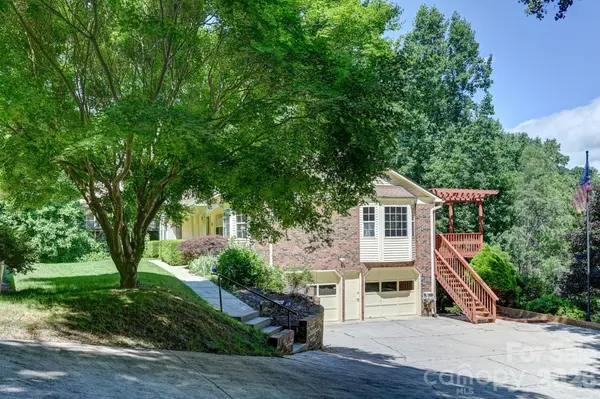 31 Surrey RUN, Asheville, NC 28803