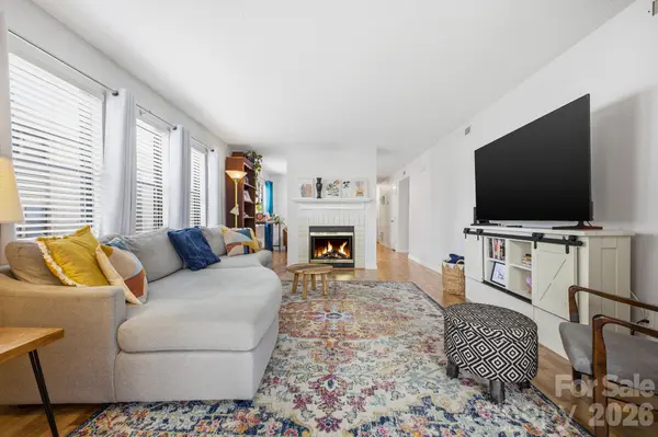 2305 Abbey CIR, Asheville, NC 28805