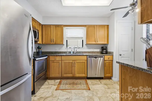 2305 Abbey CIR, Asheville, NC 28805