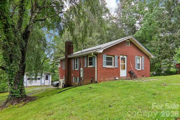 677 Mount Olivet RD, Zirconia, NC 28790