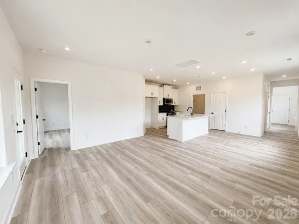 114 Plover LN, Mooresville, NC 28115
