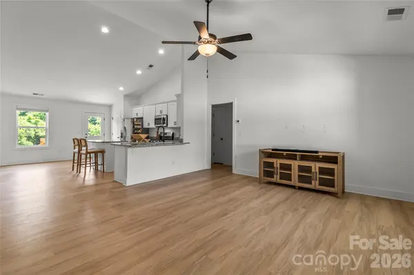2412 Mintew CIR, Lincolnton, NC 28092