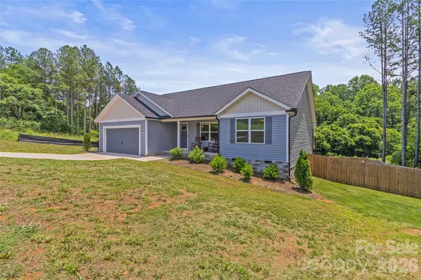 2412 Mintew CIR, Lincolnton, NC 28092