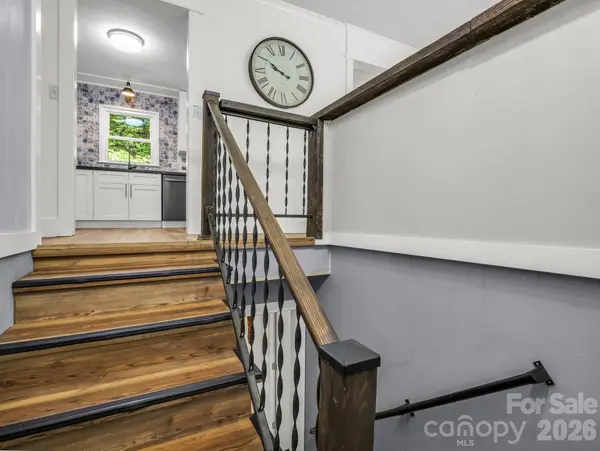 395 E Howard ST, Tryon, NC 28782