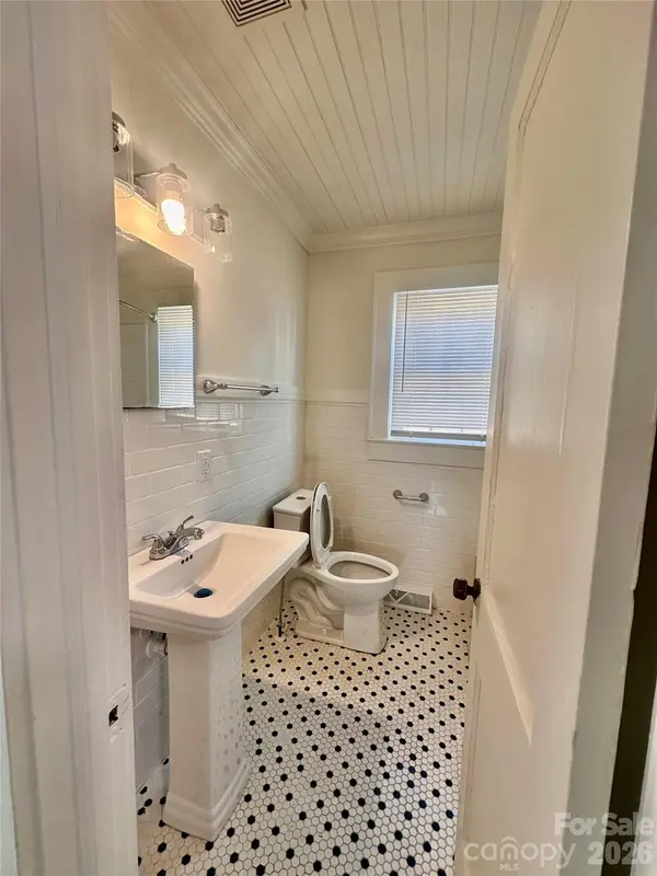 102 Lincoln ST, Belmont, NC 28012