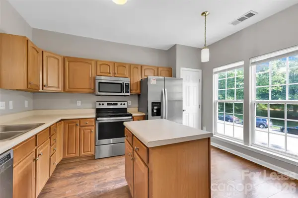 940 Tiger LN, Charlotte, NC 28262
