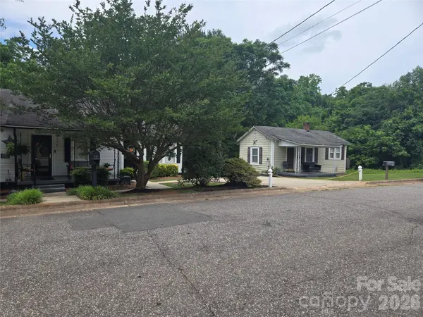156 S Caldwell AVE, Newton, NC 28658