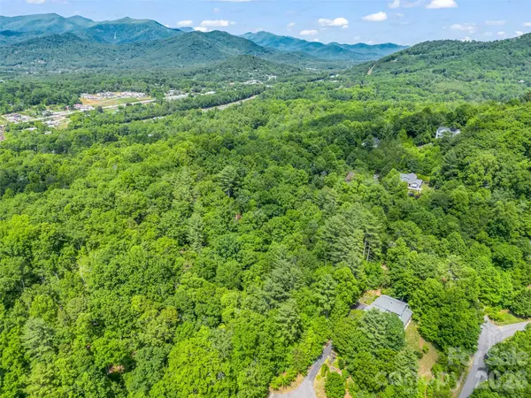 21 Wits End TRL, Swannanoa, NC 28778