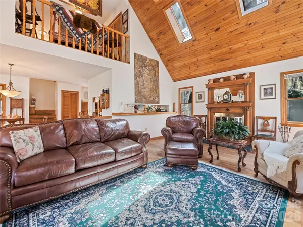 89 41 46 Stump LN, Maggie Valley, NC 28751