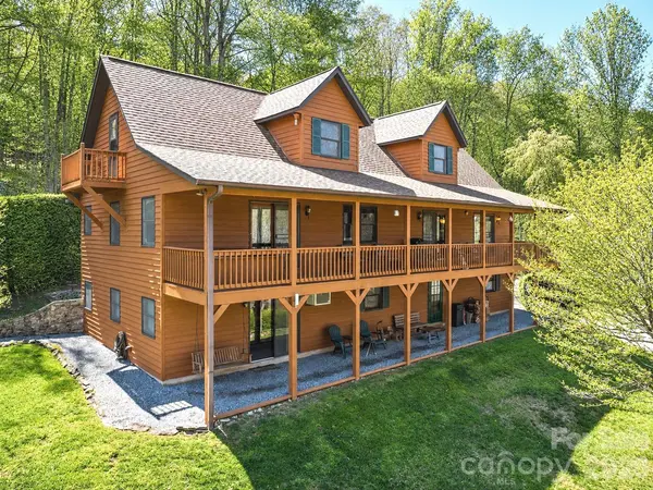 89 41 46 Stump LN, Maggie Valley, NC 28751
