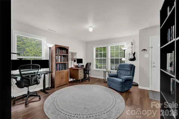 211 Wolf Creek LN, Statesville, NC 28625