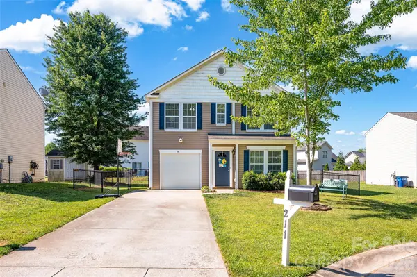 211 Wolf Creek LN, Statesville, NC 28625