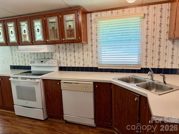 5493 Harris Farm RD, Hickory, NC 28602