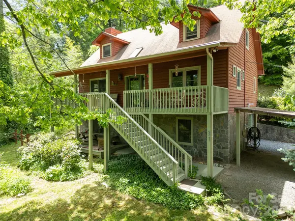31 Valley Cove PL, Waynesville, NC 28785