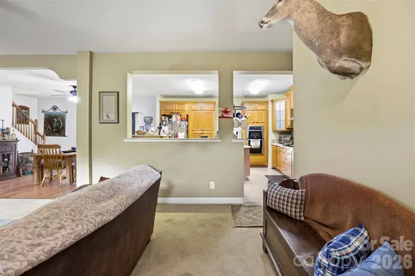 1581 Rhyne RD, Dallas, NC 28034