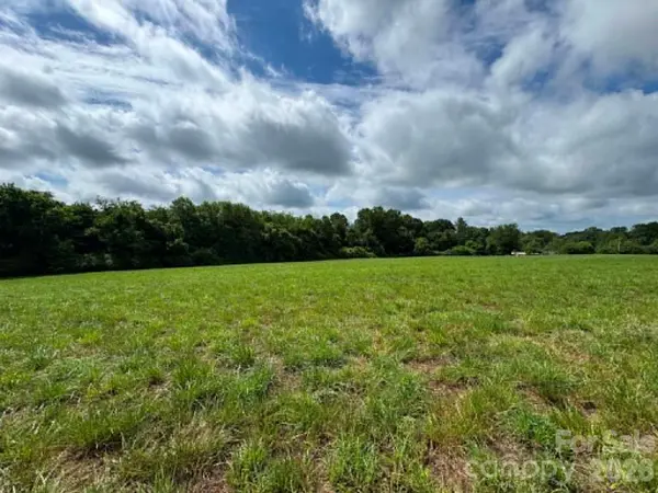002 Poplar Springs RD, Elkin, NC 28621