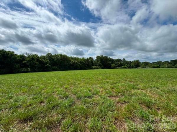 002 Poplar Springs RD, Elkin, NC 28621