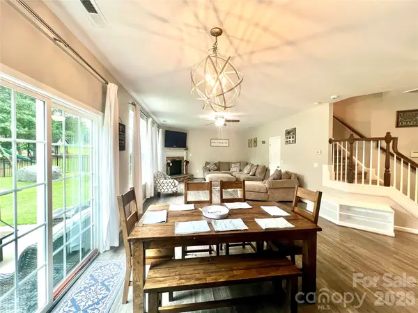 1106 Brookdale LN, Stanley, NC 28164