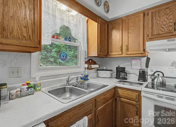 175 Pine Cove LN, Alexander, NC 28701