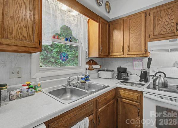 175 Pine Cove LN, Alexander, NC 28701