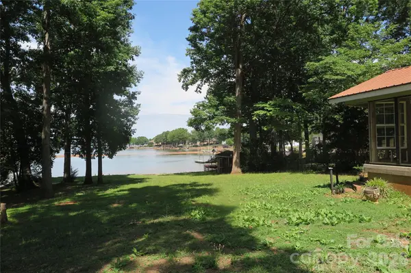2844 Morris LN, Denver, NC 28037