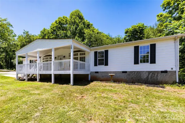 25 Sienna DR, Asheville, NC 28806
