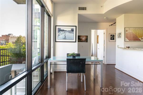 60 unit #302 N Market ST, Asheville, NC 28801